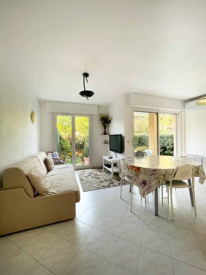 Superb Apartment With Garden Near The Sea Fréjus エクステリア 写真